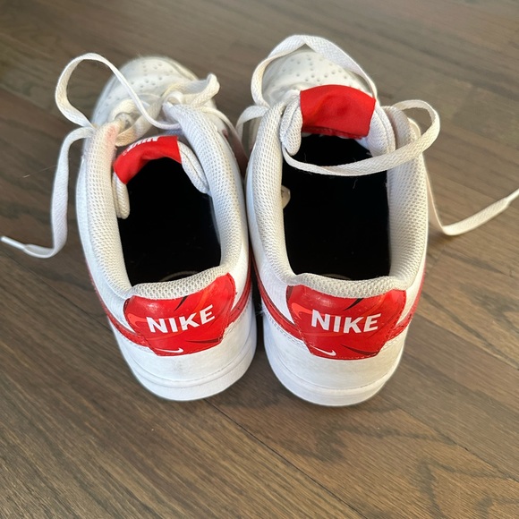 Nike Court vision white and red sneaker. - Picture 5 of 7